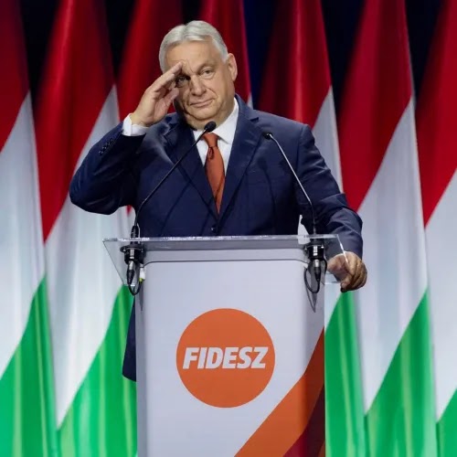Fidesz: felszólítjuk Magyar Pétert, hogy ne hozzon létre menekült táborokat